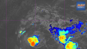 Tropical Depression Moke weakens south of Hawaiʻi