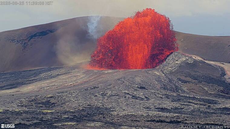 Kilauea lava fountains surge again in 54th eruption episode Kilauea lava fountains surge again in 54th eruption episode
