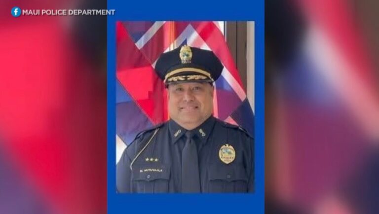 Maui police lieutenant to remain jailed as bribery case proceeds Maui police lieutenant to remain jailed as bribery case proceeds