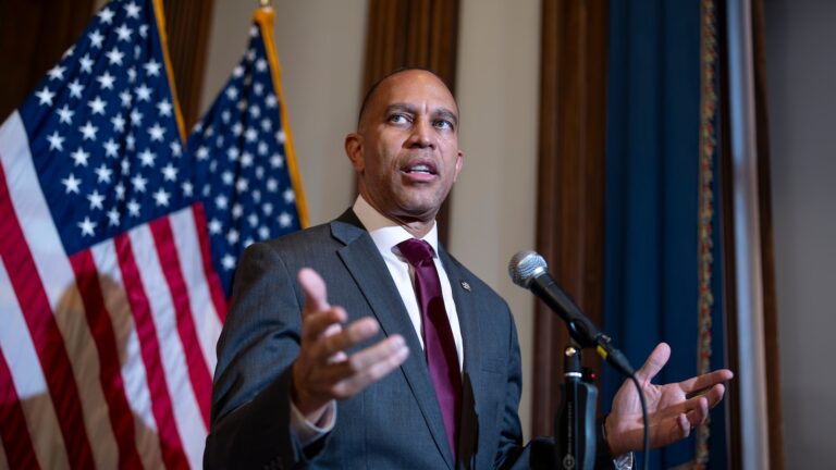 House Democrats oversight agenda readied, impeachment possible House Democrats oversight agenda readied, impeachment possible