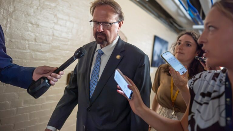 House censures Rep. Edwards over conduct toward staffers House censures Rep. Edwards over conduct toward staffers