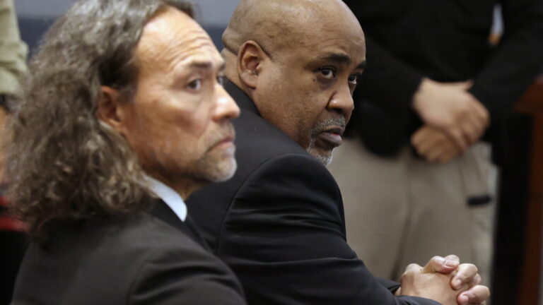 Jury returns Tupac Shakur murder conviction in Las Vegas Jury returns Tupac Shakur murder conviction in Las Vegas