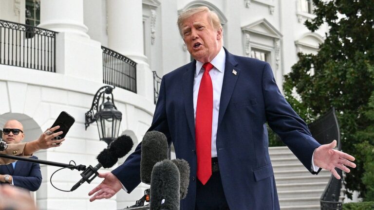 Trump cites heavy recent toll in Ukraine-Russia warr Trump cites heavy recent toll in Ukraine-Russia warr