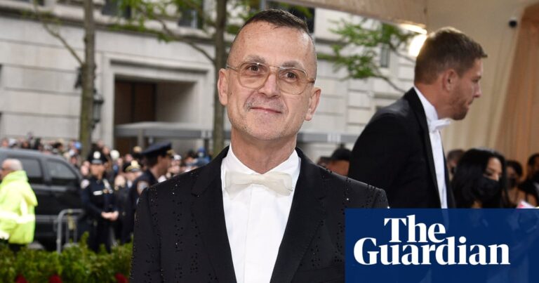 CFDA CEO Steven Kolb restrains PETA protesters at NYFW CFDA CEO Steven Kolb restrains PETA protesters at NYFW