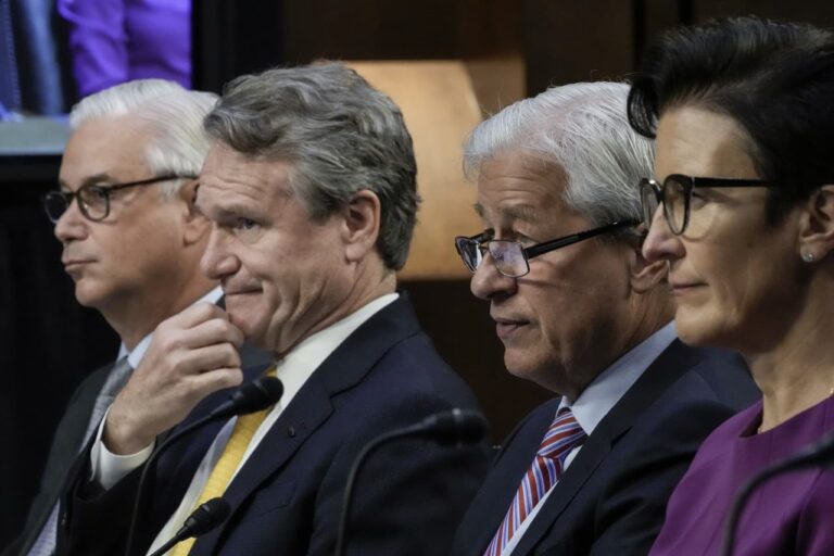Big banks flag AI financing risks but keep funding Big banks flag AI financing risks but keep funding