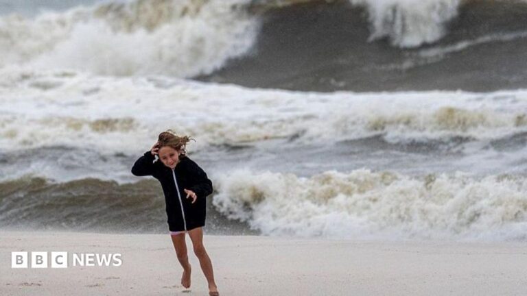 Tropical Storm Rachel drives flooding in Newport Beach Tropical Storm Rachel drives flooding in Newport Beach
