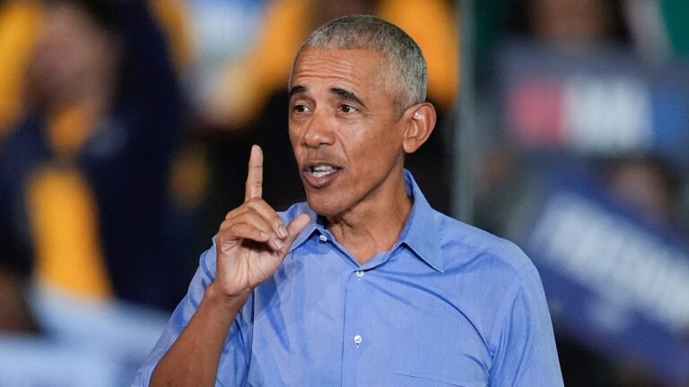Obama defends Ilhan Omar, blasts Trump team over probe Obama defends Ilhan Omar, blasts Trump team over probe