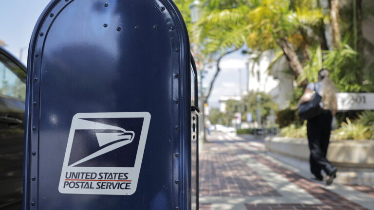 FBI probes suspicious mailings to election officials, Congress FBI probes suspicious mailings to election officials, Congress