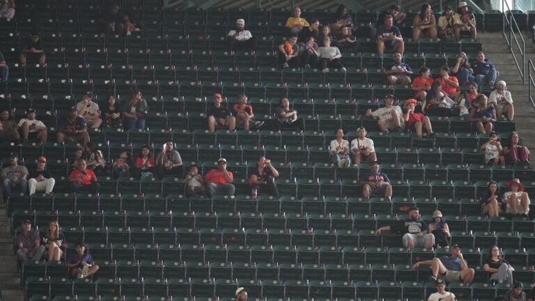 MLB Wild Card Series attendance lags at daytime games MLB Wild Card Series attendance lags at daytime games