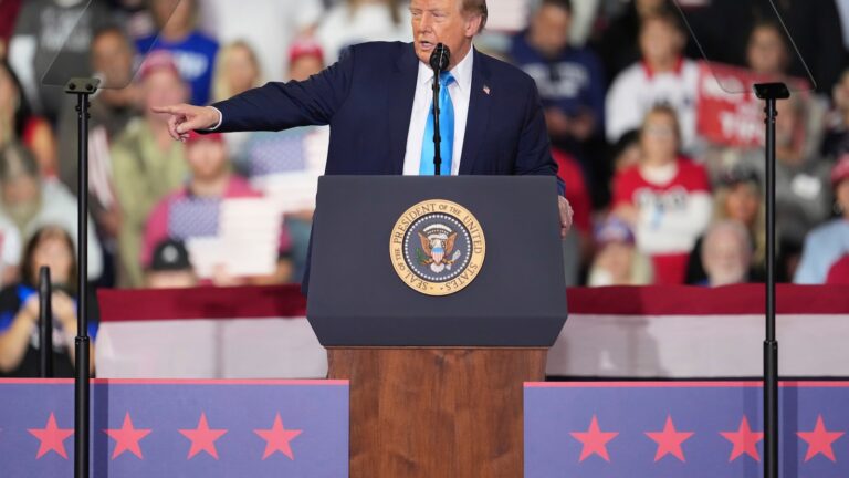 Trump Kentucky rally spotlights power claims, GOP push Trump Kentucky rally spotlights power claims, GOP push